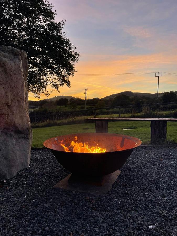 Maen Llwyd Villa Llanyre Buitenkant foto