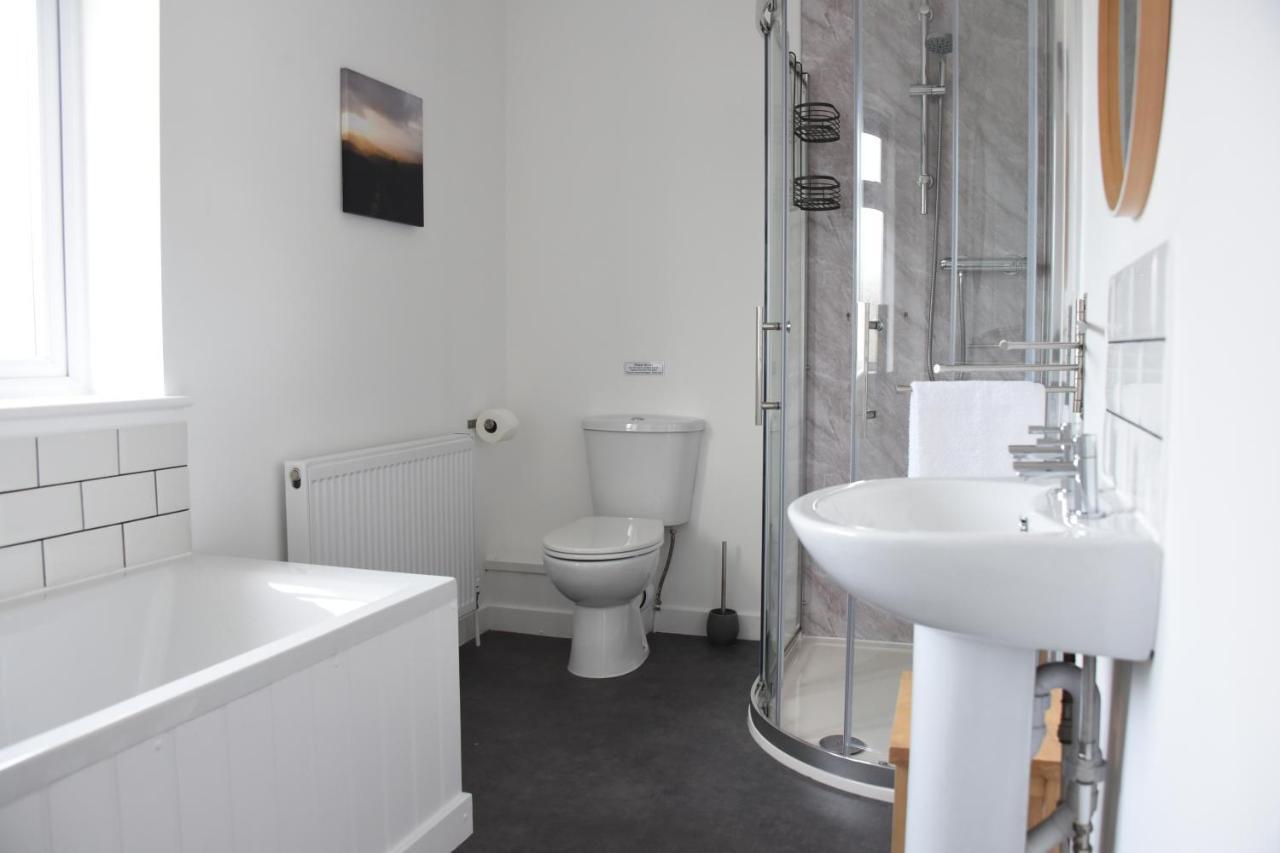 Maen Llwyd Villa Llanyre Buitenkant foto