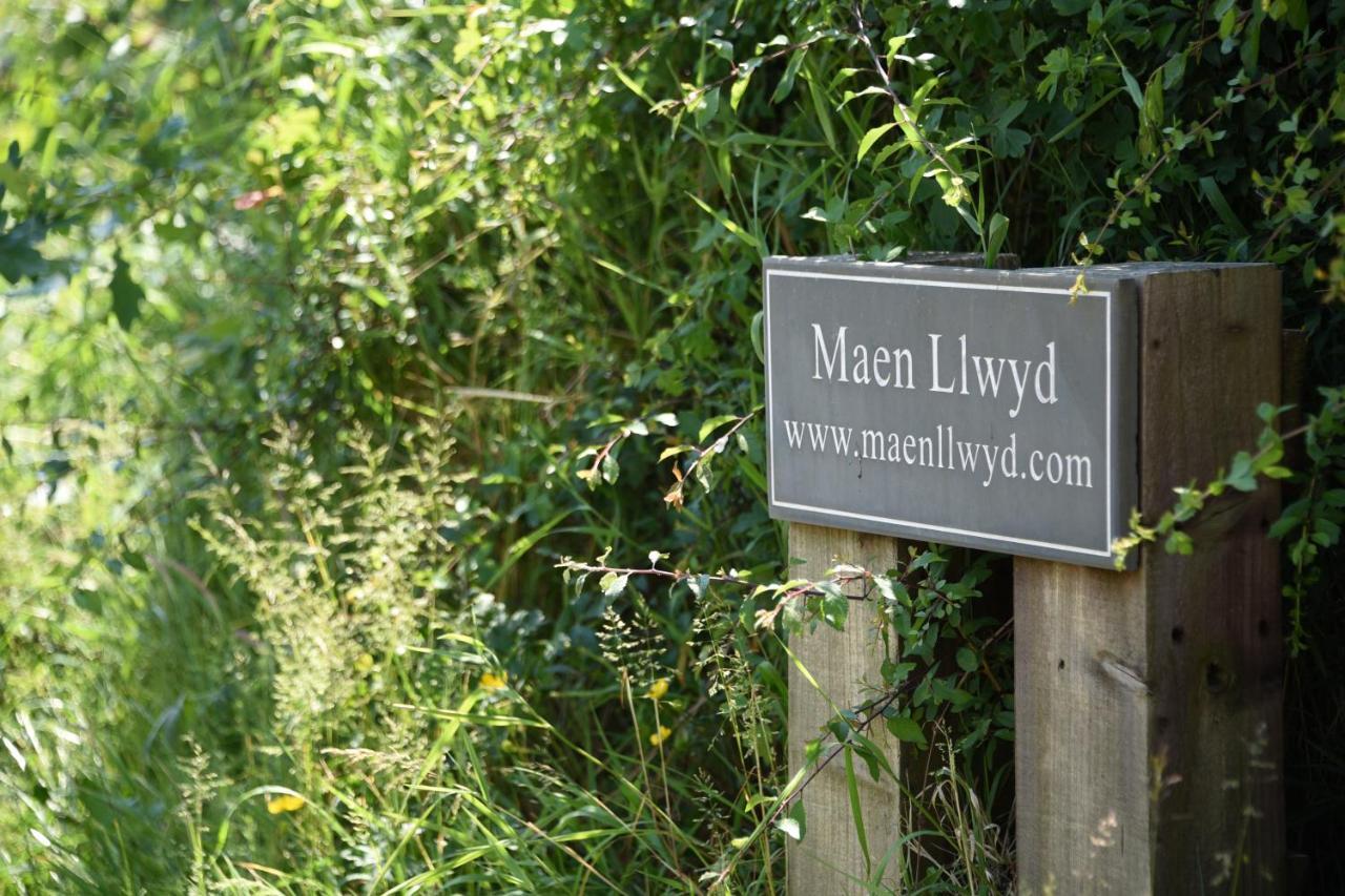 Maen Llwyd Villa Llanyre Buitenkant foto